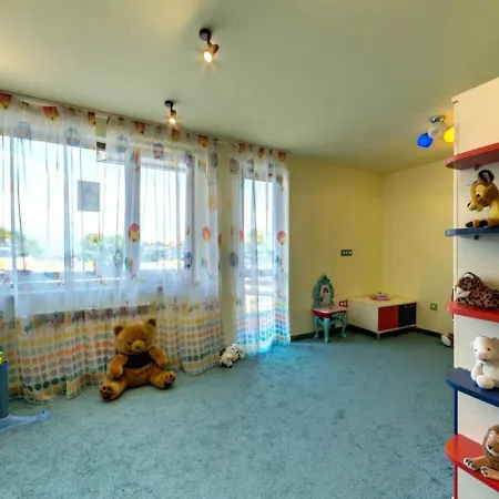 Belvedere 2-bedroom With Terrace *