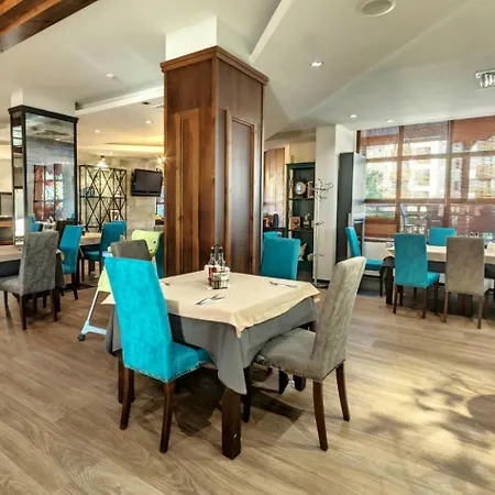 Апартаменти Belvedere Club 2bedroom Near The Pool Бансько