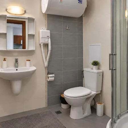 Belvedere 2-bedroom With Terrace